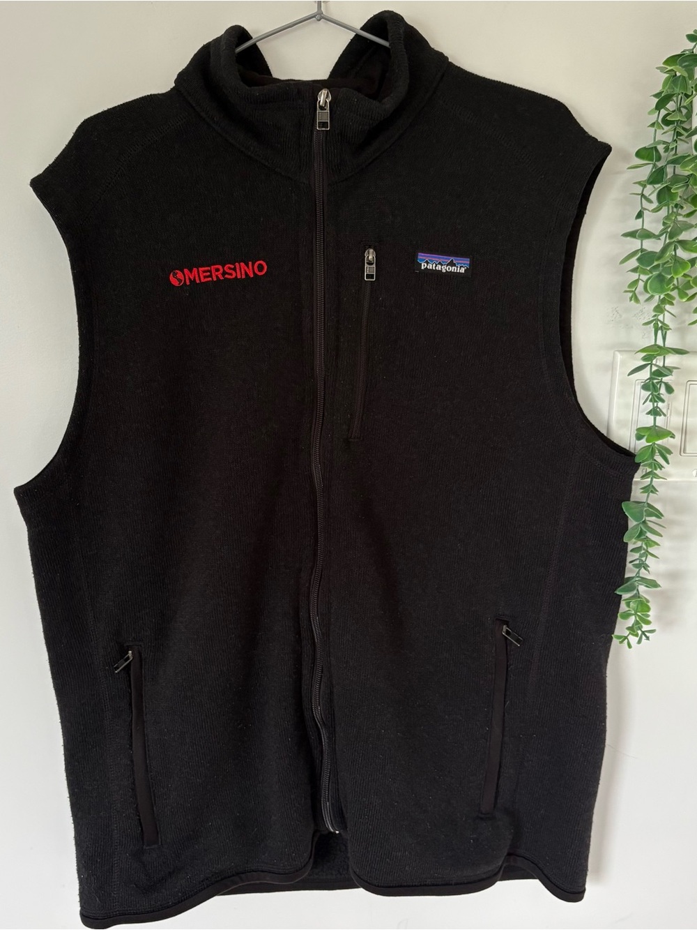 Patagonia Men’s Better Sweater Full Zip Fleece Vest Black Size XL - Mersino Logo